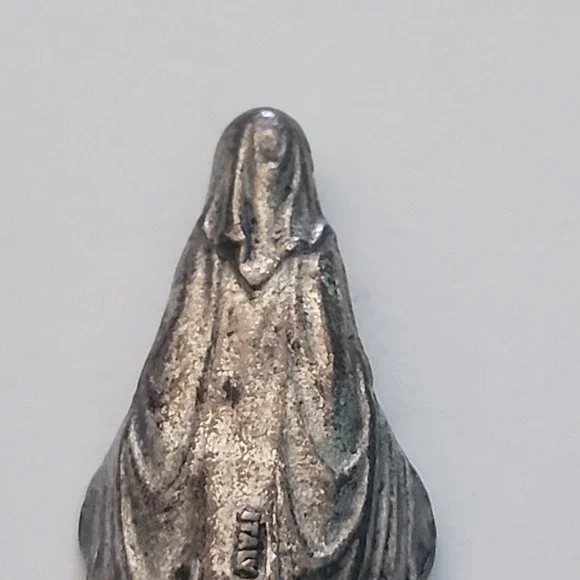 Vintage miniature statue depicting the Virgin Mary 1330 Pocket Statue - Picture 5 of 6
